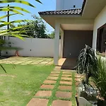 Casa Ampla Com Piscina Para Ate 16 Hospedes